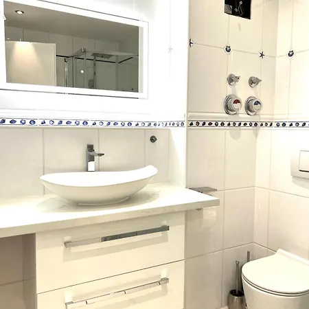 Luxus Maisonette Am See, Wehome Premium Apartment Sankt Leon-Rot