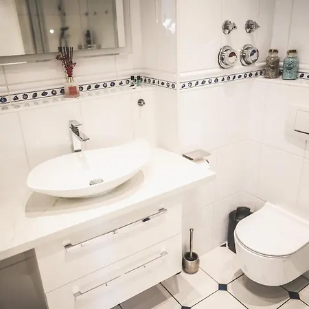 Luxus Maisonette Am See, Wehome Premium Apartment Sankt Leon-Rot