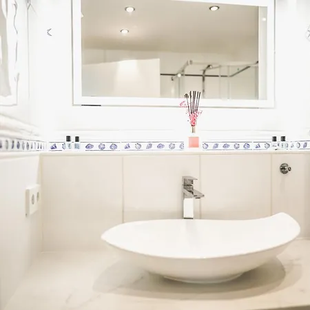 Luxus Maisonette Am See, Wehome Premium Sankt Leon-Rot